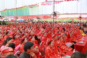 Cả làng mừng thượng thọ tập thể cho hơn 600 cụ 