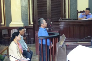 Giám đốc bệnh viện gây thiệt hại hàng chục tỉ đồng hầu tòa