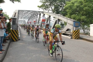 ‘Chuyên gia tốc độ’ lần thứ ba lên ngôi