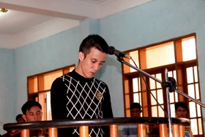 Bị bắn tử vong vì… mời nhậu