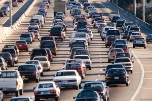 Mới: Tăng mức phạt vi phạm giao thông lên... 5 lần đối với ô tô 