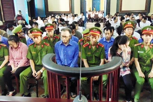 Cán bộ hải quan tiếp tay cho doanh nghiệp lừa tiền thuế