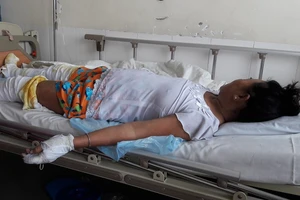 Tưới xăng đốt người tình, 1 người chết, 2 bị thương