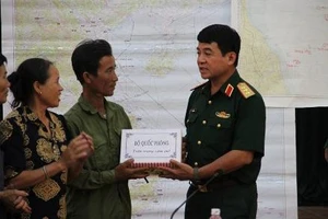 Su-30MK2 gặp nạn: Bộ Quốc phòng khen thưởng ngư dân cứu phi công Cường