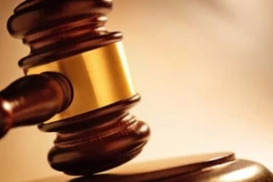 Nhiều trường hợp được miễn lệ phí khi nhận nuôi con nuôi