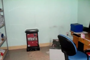 Trộm ‘viếng’ trụ sở huyện, cạy tung két sắt