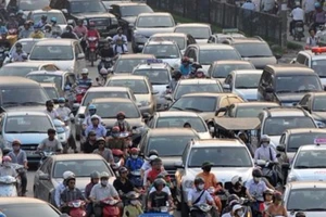 Mua bán xe ô tô lần 2, nộp phí trước bạ 2%