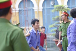 Đang xét xử cha vợ giết con rể rồi chở xác đi đầu thú