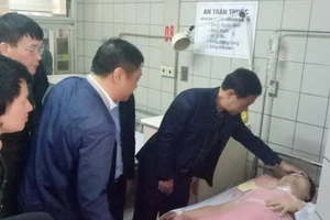 Giải cứu con tin, thiếu tá công an bị đâm trọng thương