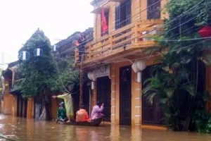 Hội An: Cấm chủ ghe chở khách du lịch trong mùa lũ