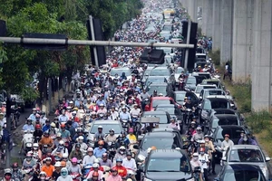 Mới: Ô tô trên 7 chỗ và xe máy phải dán nhãn năng lượng