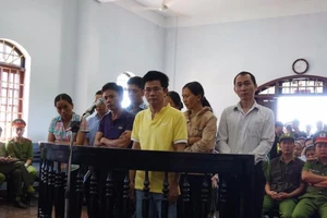 Ra tòa, cựu trinh sát tố Trần Minh Lợi lấy 220 triệu