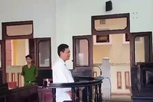 Cựu điều tra viên vụ Năm Cam lãnh 5 năm tù