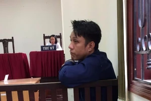 Hoãn phiên tòa vì bị cáo nhớ nhầm