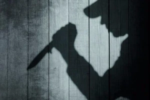 Đâm cột chèo tử vong vì vợ bị tát tai