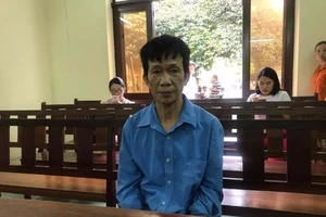 Cha vợ giết con rể chở xác đi đầu thú lãnh hơn 2 năm tù