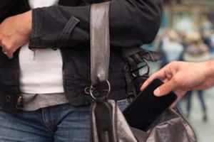 Băng nhóm dàn cảnh va chạm xe để trộm tài sản