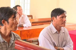 Bị thiệt mạng vì ngồi nhậu trên cabin sà lan