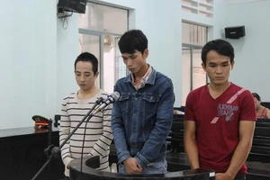 Kéo đồng bọn đi truy sát đồng nghiệp