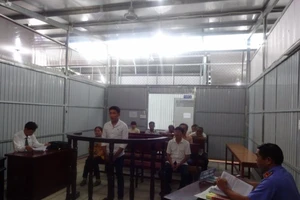 Con trai lừa mẹ ruột lấy tiền trả nợ