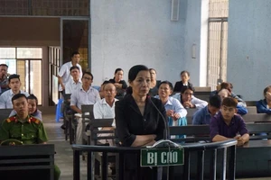 Phó chánh án nhận hối lộ bị đề nghị 18-24 tháng tù