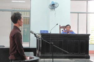 Thanh niên đi tù vì người yêu nhí sinh con