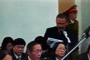 Vụ ông Thăng: Luật sư đề nghị VKS tranh luận đến cùng