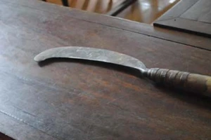 Lấy rựa chém cha vợ vì cho là… ồn ào