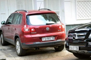 Nhận ô tô từ DN, vợ chồng GĐ Sở phải hoàn trả gần 2 tỉ