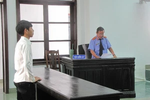 Sợ quá mang đồ trả lại cũng không thoát tội