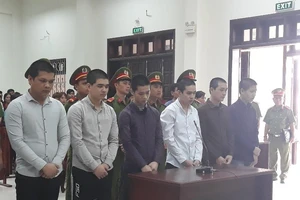 Bị chém trọng thương vì tự nhận bảo kê quán karaoke