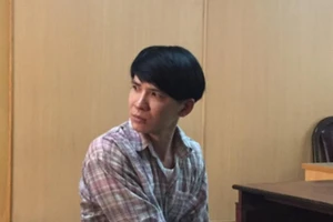 Bị đuổi ra đường giữa khuya, nhân viên điện máy đâm chết người