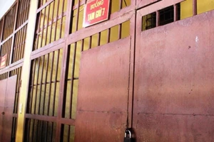 Đâm bạn tù trọng thương vì thua cá độ bóng đá không chung