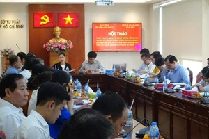 Nhiều thủ tục hành chính công còn vướng mắc