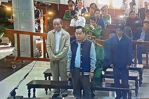 Vũ 'nhôm' bị 15 năm, 2 cựu thứ trưởng công an 66 tháng tù