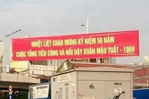 Băng rôn ghi sai đã được tháo xuống để điều chỉnh