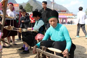 Về Hà Giang xem Lễ hội Gầu Tào