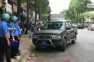 TP.HCM ra quân xử lý nạn xe dù, bến cóc