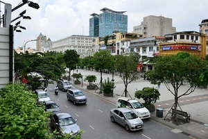 30-4 cấm tất cả phương tiện lưu thông vào đường Nguyễn Huệ