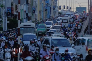 Cấm lưu thông nhiều tuyến đường khi tuyển Việt Nam tranh HCĐ