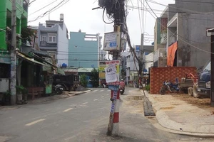 Điện lực phản hồi về 'cạm bẫy giữa đường'