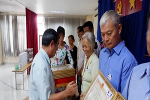 Nhiều hộ dân Thủ Đức được ngành điện tặng quà