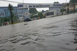 Mưa lớn, TP Thái Nguyên hóa thành sông