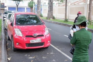 Một loạt tuyến đường gắn biển báo xử phạt về thu phí ô tô