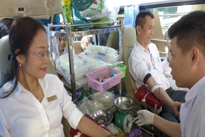 Gần 2.000 nhân viên điện lực miền Nam hiến máu tình nguyện