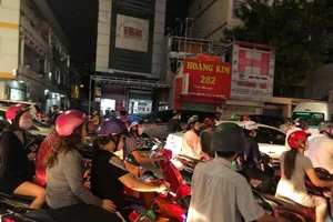 Cận tết đi đường nào cũng kẹt