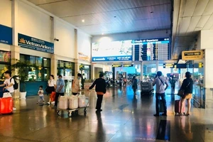 Phi hành đoàn đưa nữ bệnh nhân thứ 32 nhiễm COVID-19 ở đâu?