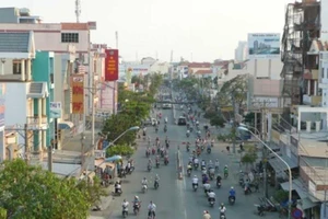 TP.HCM: Cấm dừng đỗ trên đường Lê Văn Lương