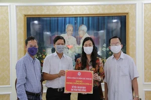 EVN HCM tiếp tục ủng hộ phòng, chống COVID-19