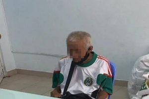 Lý do cụ ông ăn xin có 12 chứng minh thư: Thủ tục quá đơn giản